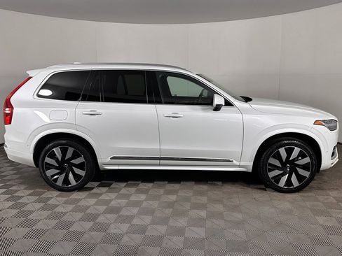 Used 2024 Volvo XC90 T8 Plus w/ Protection Package Premier image 22