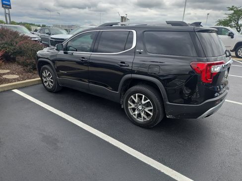 Used 2022 GMC Acadia SLE w/ Driver Convenience Package FWD image 2