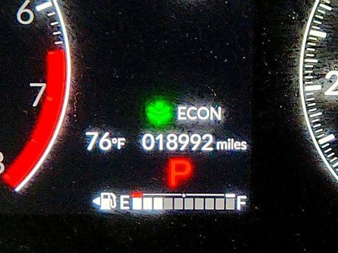 Used 2025 Honda Pilot Sport image 15