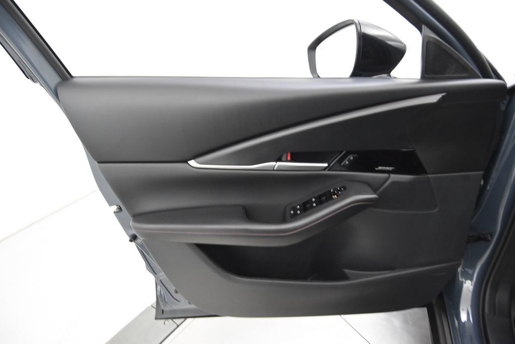 New 2026 MAZDA CX-30 AWD 2.5 S image 32