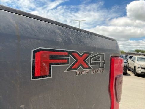 Used 2021 Ford F250 XLT w/ XLT Premium Package AWD/4WD image 8
