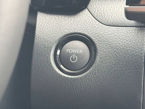 New 2026 Toyota Camry Hybrid FWD image 31