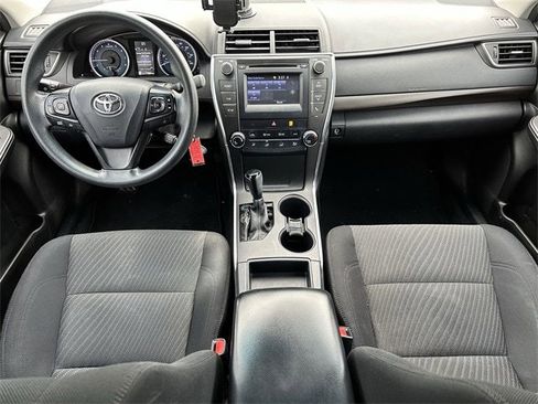 Used 2017 Toyota Camry image 12