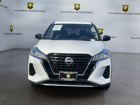 Used 2022 Nissan Kicks S FWD image 2