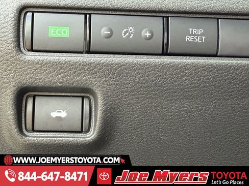 Used 2025 Nissan Sentra SV image 25