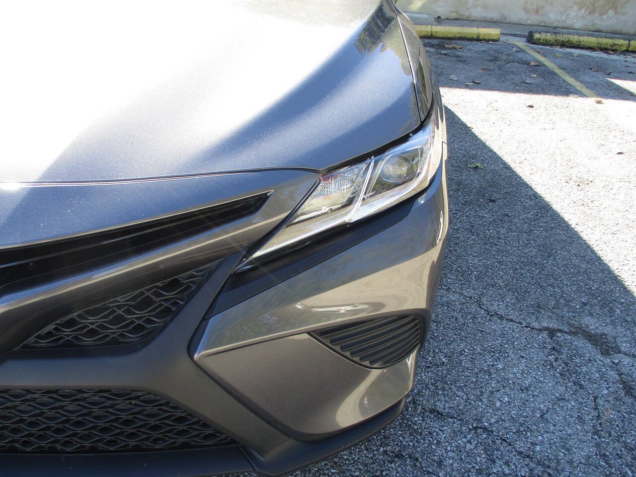 Used 2018 Toyota Camry SE FWD image 26