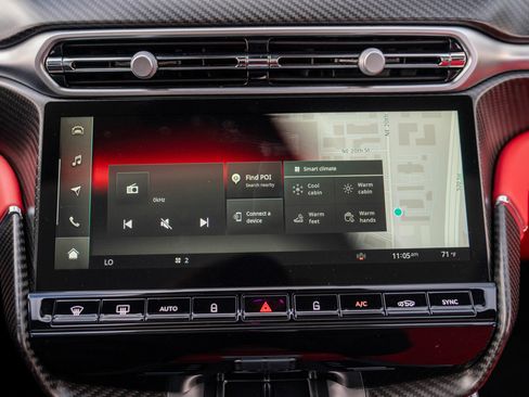 New 2025 Aston Martin Vanquish image 17