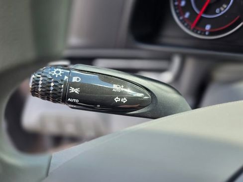 Used 2023 Hyundai Elantra SEL image 33