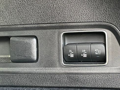 Used 2022 Mercedes-Benz GLS 450 4MATIC image 23