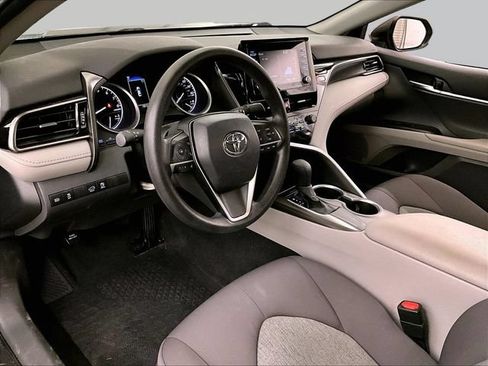 Used 2021 Toyota Camry LE FWD image 12