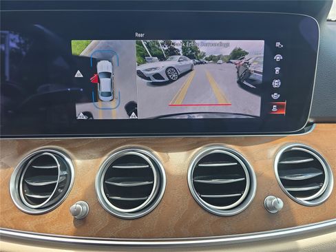 Used 2022 Mercedes-Benz E 350 Sedan image 19
