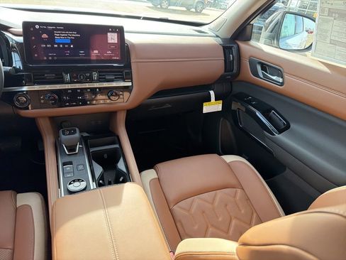 New 2026 Nissan Pathfinder Platinum image 20