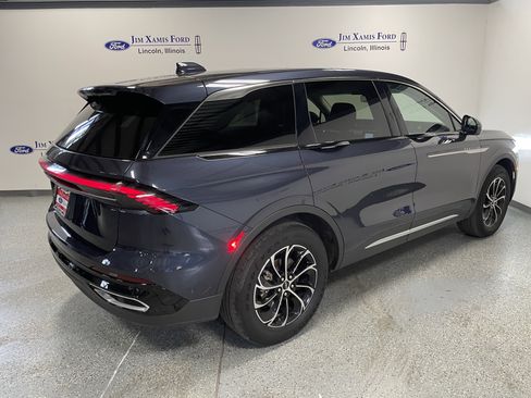 Used 2024 Lincoln Nautilus Premier w/ Equipment Group 102A image 6