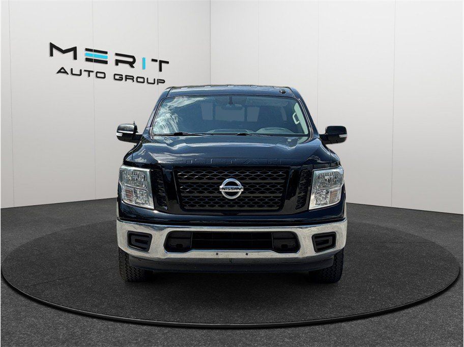 Used 2019 Nissan Titan SV RWD image 3