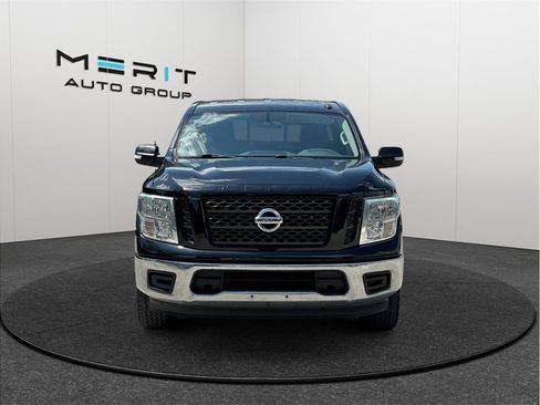 Used 2019 Nissan Titan SV RWD image 3