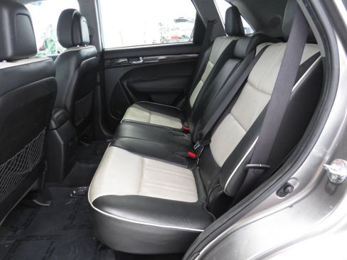 Used 2013 Kia Sorento SX AWD/4WD image 13