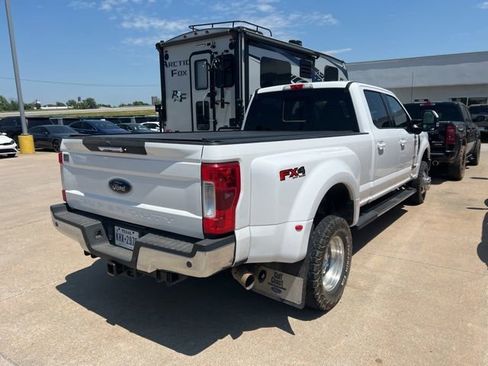Used 2017 Ford F350 Lariat w/ Lariat Value Package AWD/4WD image 3