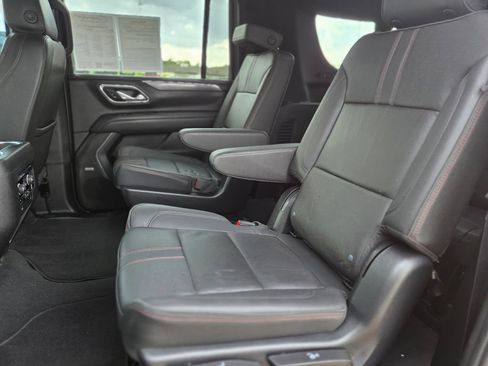 Used 2023 Chevrolet Suburban RST w/ Luxury Package RWD image 16