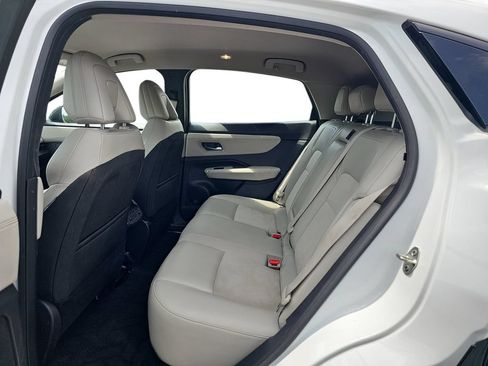 Used 2024 Nissan Ariya AWD image 14