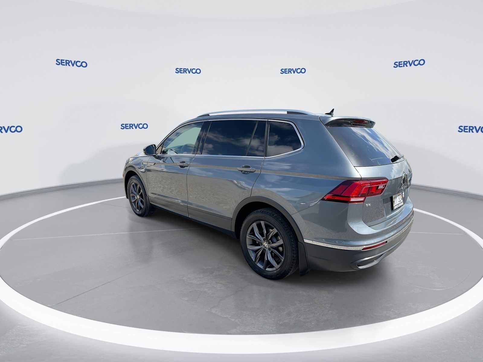 Used 2023 Volkswagen Tiguan SE w/ Panoramic Sunroof Package FWD image 6