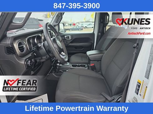 Used 2023 Jeep Wrangler Sahara image 16