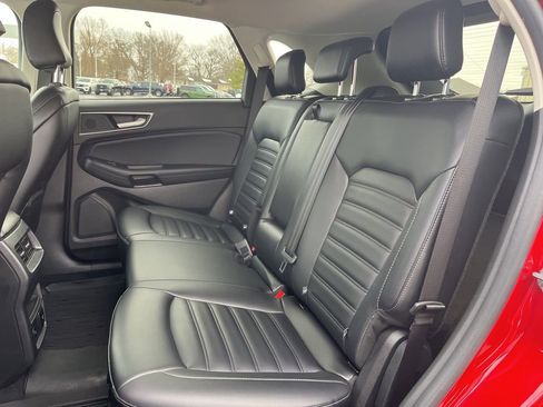 Used 2024 Ford Edge SEL w/ Convenience Package image 13