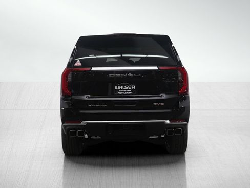 Used 2025 GMC Yukon Denali w/ Sun & Power Step Package image 4
