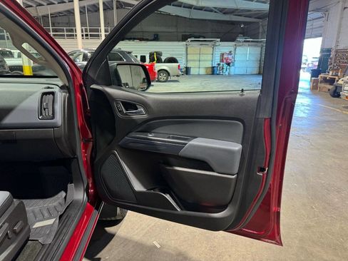 Used 2018 Chevrolet Colorado Z71 image 28