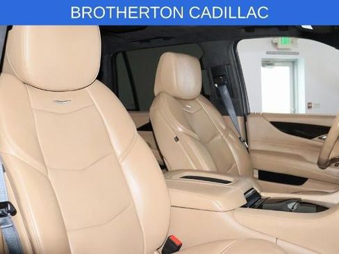 Used 2019 Cadillac Escalade Platinum image 24