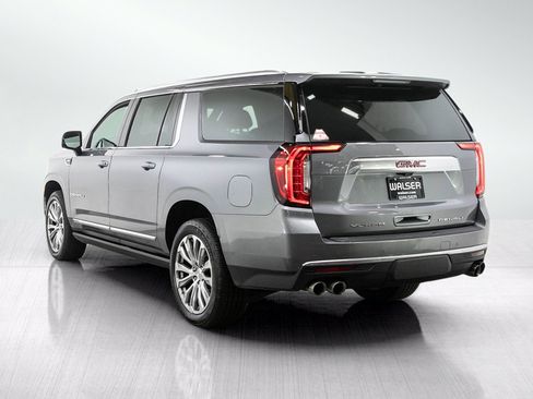 Used 2021 GMC Yukon XL Denali w/ Denali Premium Package AWD/4WD image 3