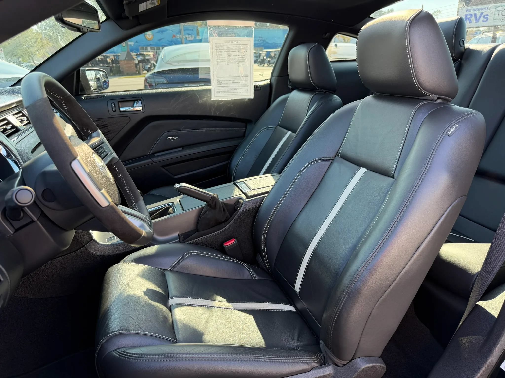 Used 2012 Ford Mustang GT Premium w/ HID Headlamps & Security Pkg RWD image 11