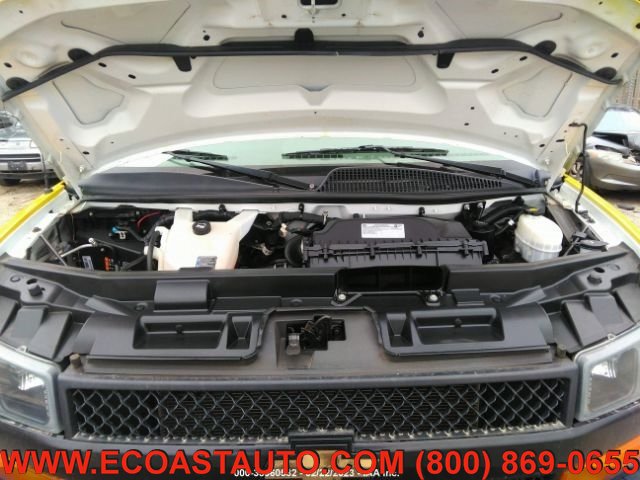 Used 2019 Chevrolet Express 2500 w/ Driver Convenience Package RWD image 5