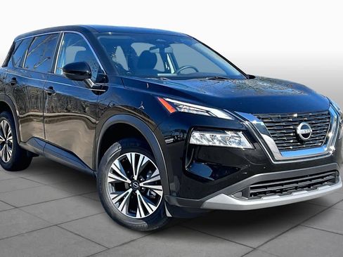 Certified 2022 Nissan Rogue SV image 2