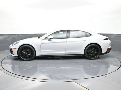 Certified 2025 Porsche Panamera image 2