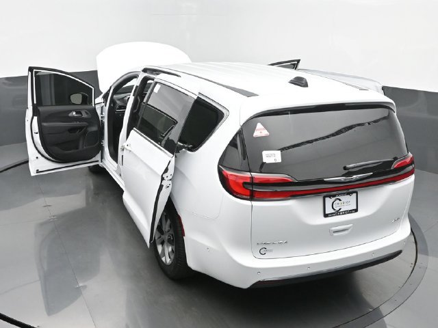 New 2025 Chrysler Pacifica Select w/ Uconnect Theater Family Group AWD/4WD image 64