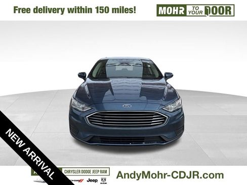 Used 2019 Ford Fusion SE image 2