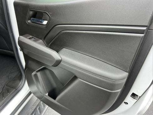 Used 2024 Chevrolet Colorado LT w/ LT Convenience Package III image 17