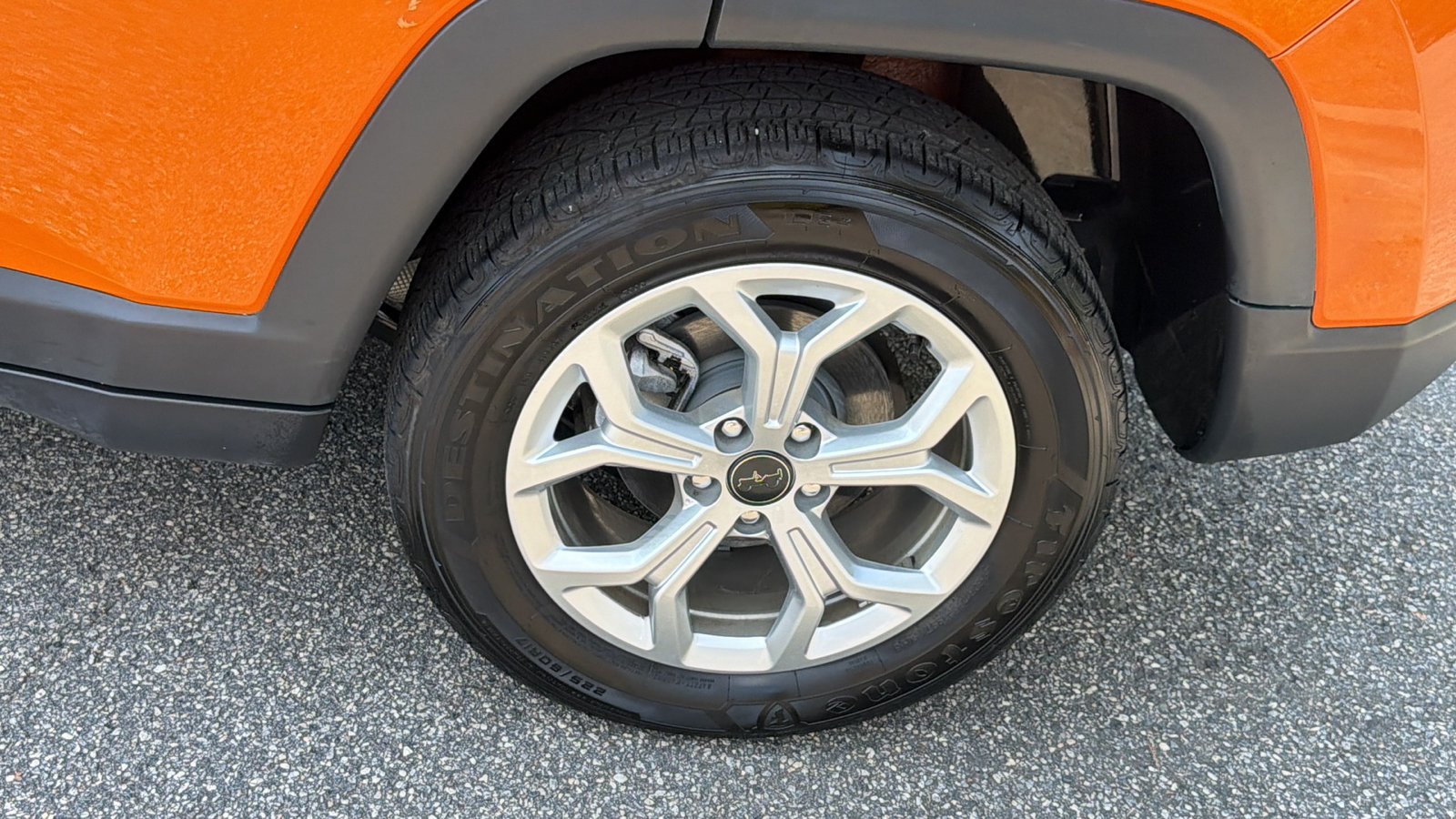 Used 2026 Jeep Compass Latitude AWD/4WD image 12