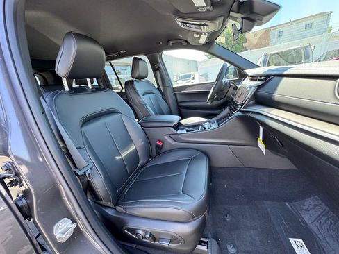 New 2026 Jeep Grand Cherokee Limited AWD/4WD image 19
