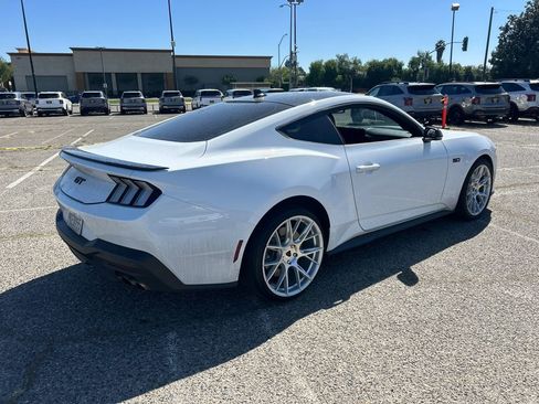 Used 2024 Ford Mustang GT Premium image 6