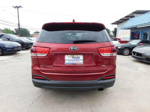 Used 2016 Kia Sorento FWD w/ LX Convenience Package image 6