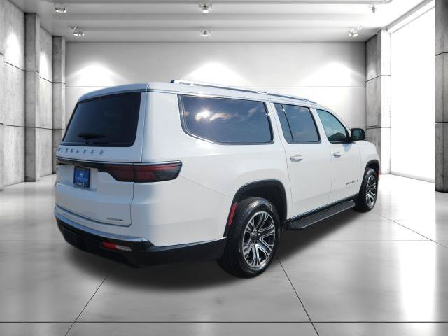 Used 2024 Jeep Wagoneer L Series II w/ Flexible Seating Group AWD/4WD image 13