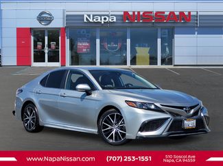 Used 2021 Toyota Camry SE w/ Convenience Package FWD video 1
