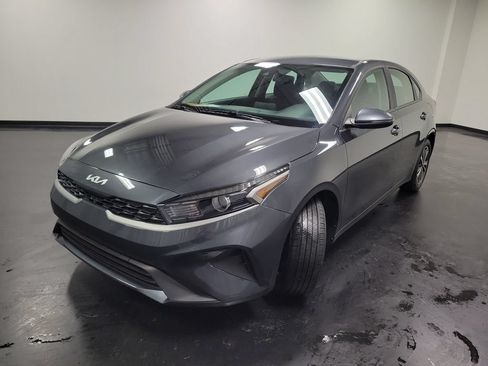 Used 2024 Kia Forte LXS w/ LXS Technology Package FWD image 4