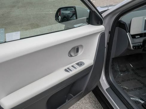 Used 2024 Hyundai Ioniq 5 SE RWD image 27