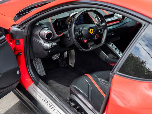 Used 2019 Ferrari 812 Superfast RWD image 42