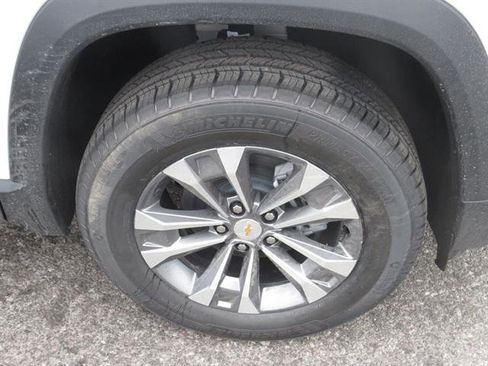 New 2026 Chevrolet Equinox LT w/ Convenience Package II image 10