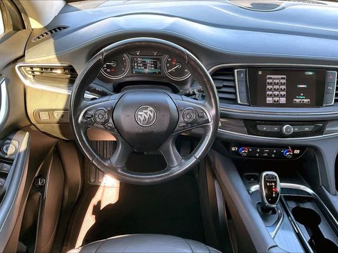 Used 2019 Buick Enclave Essence image 5