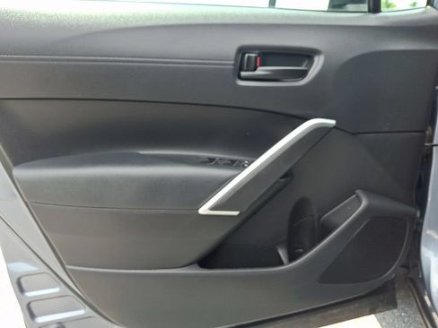 Used 2022 Toyota Corolla Cross LE AWD/4WD image 12