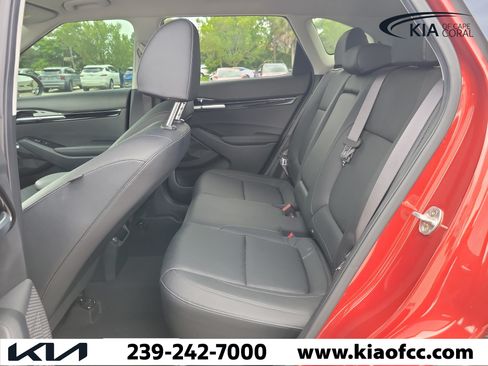 Certified 2022 Kia Seltos SX AWD/4WD image 12